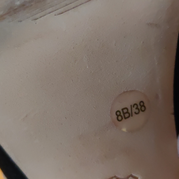 BCBG Satin heel - Picture 7 of 7